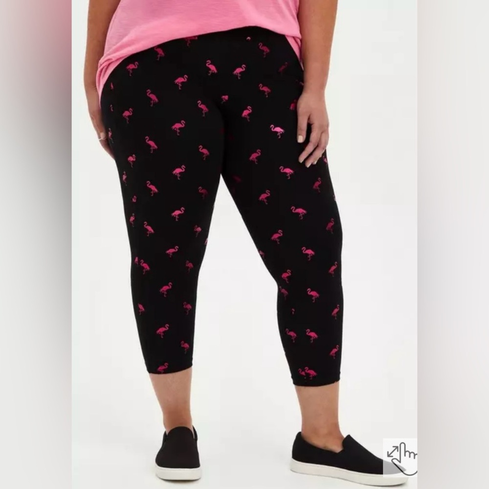 Torrid Black Leggings with Pink Flamingo Print Crop Signature Leggings Size 1